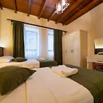 Limon Villa