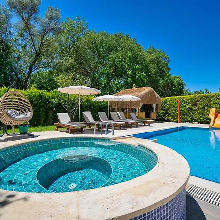 Limon Villa *